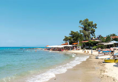 Οι πιο όμορφες παραλίες και εκδρομές στην Αφύτο